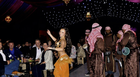 Buikdanseres met of zonder slang